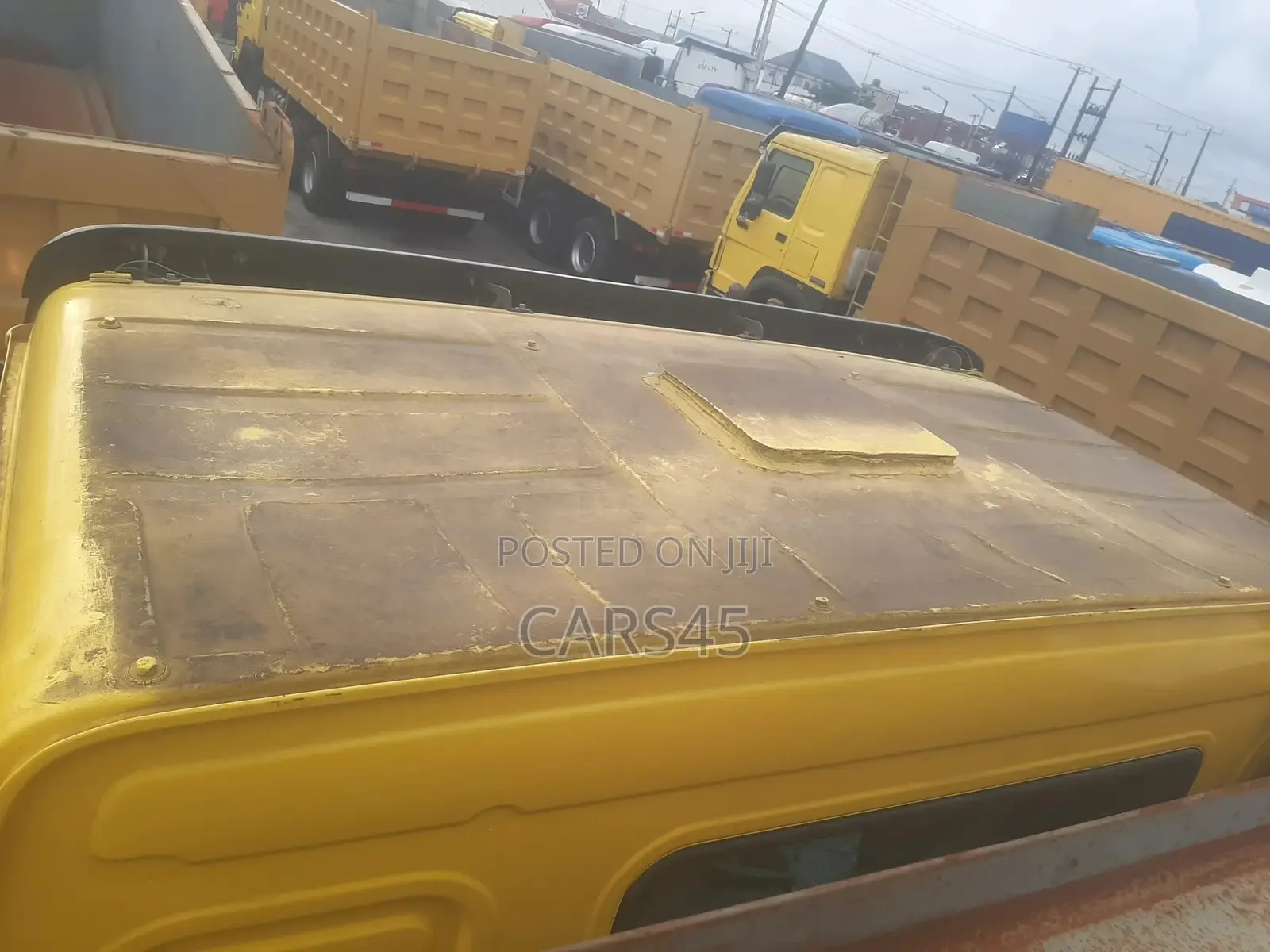 Sinotruk Howo 2010 Yellow