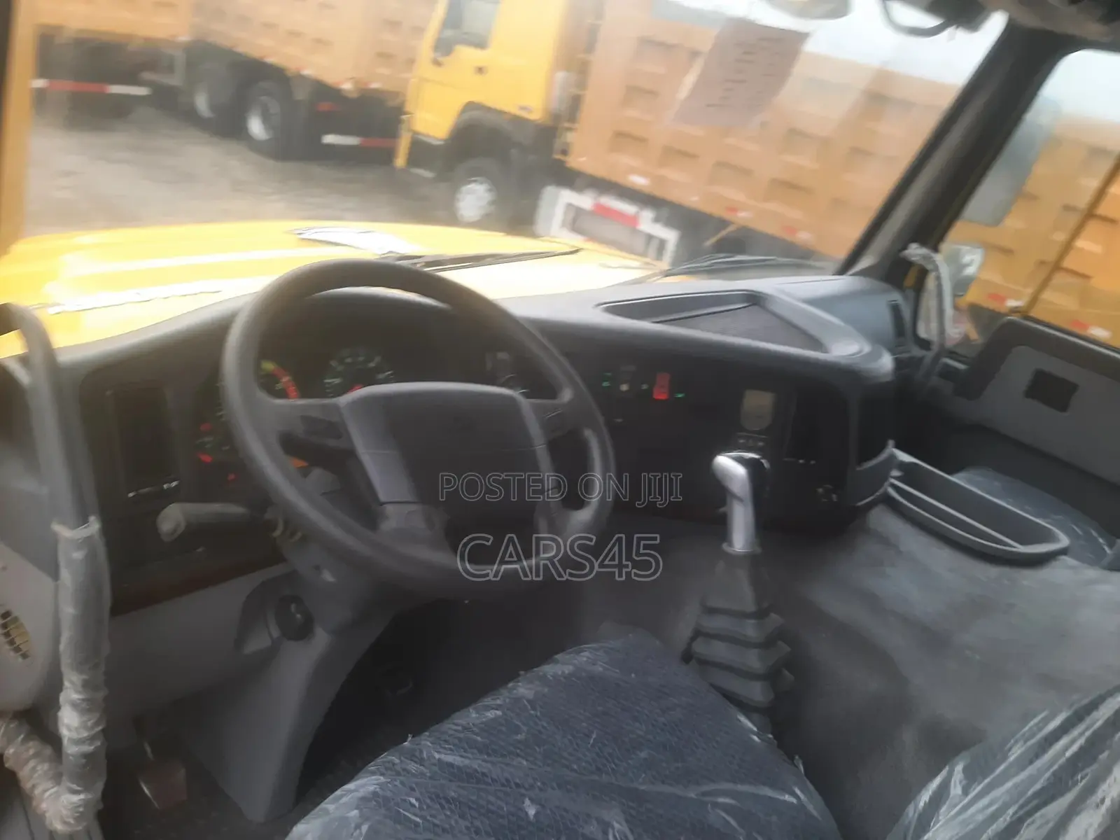 Sinotruk Howo 2010 Yellow