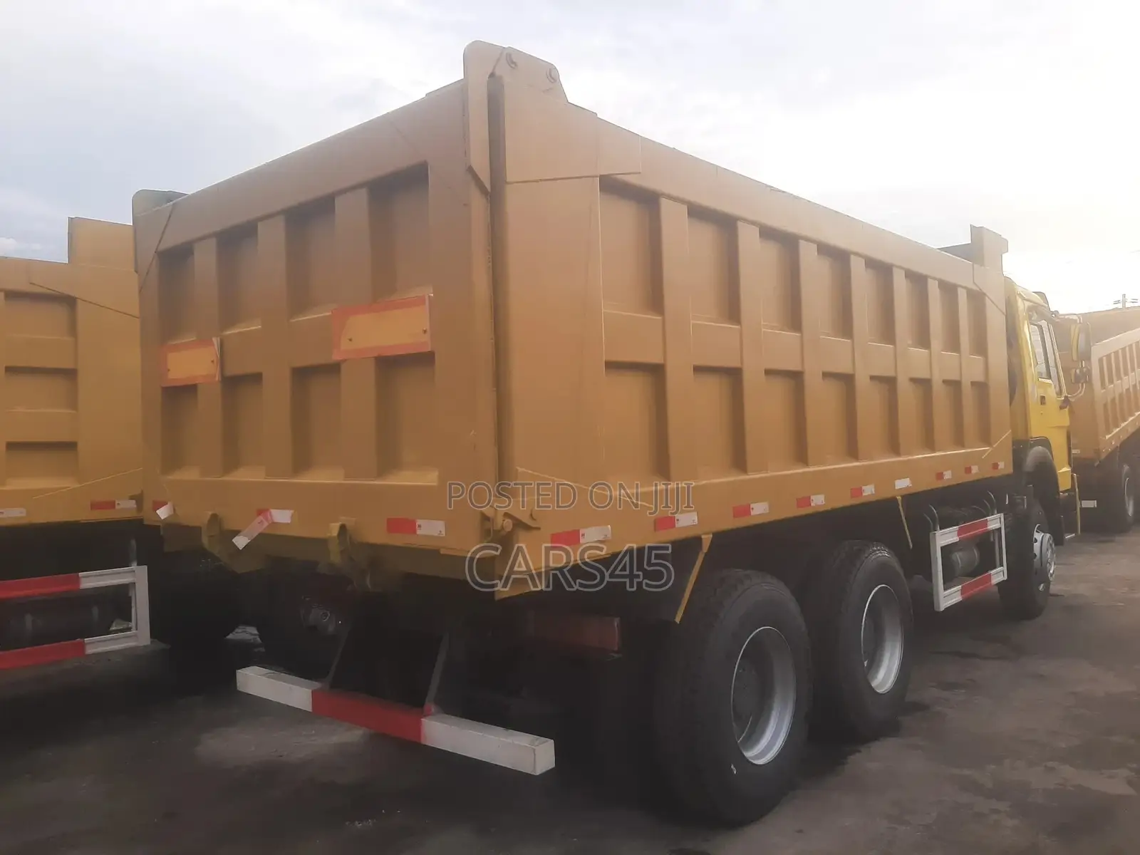 Sinotruk Howo 2010 Yellow
