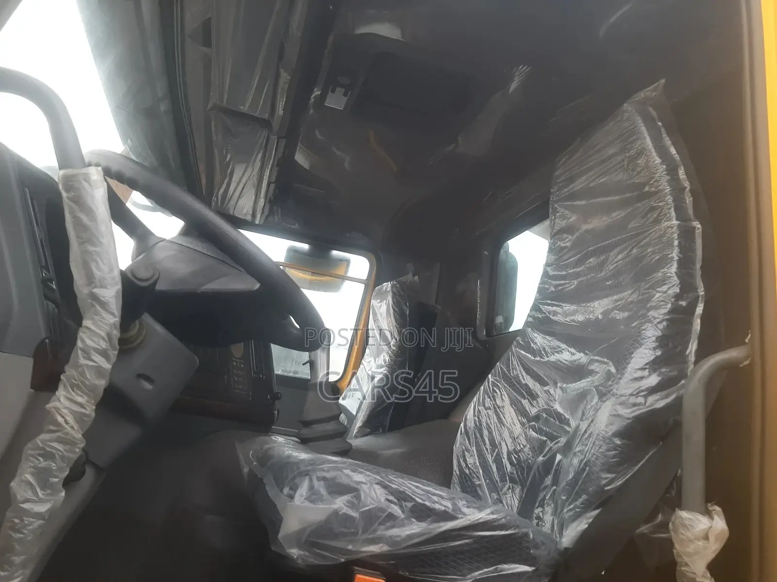 Sinotruk Howo 2010 Yellow