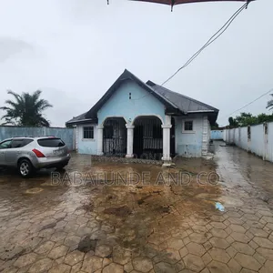 2bdrm Block of Flats in Akinyele for sale