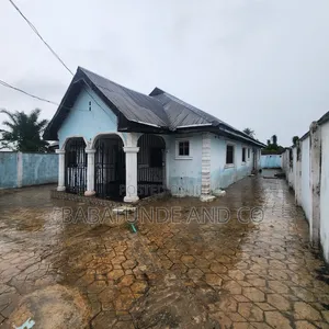 2bdrm Block of Flats in Akinyele for sale