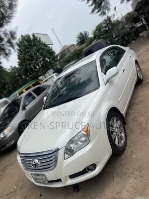 Toyota Avalon Limited 2010 White