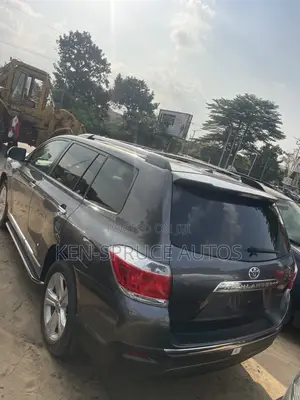 Toyota Highlander Limited 2012 Gray