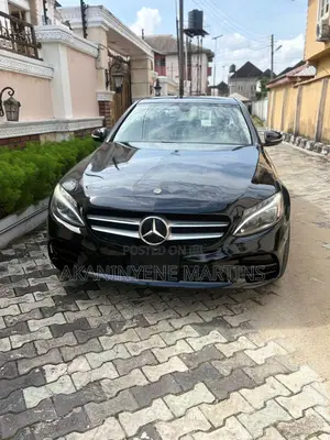 Mercedes-Benz C300 2015 Black