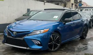 Toyota Camry XSE V6 (3.5L V6 8A) 2019 Blue
