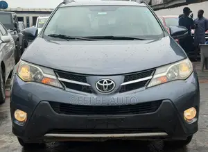 Toyota RAV4 XLE AWD (2.5L 4cyl 6A) 2013 Blue