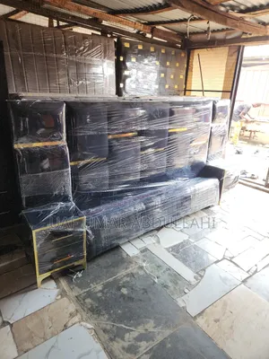 6 /6 Parded Bedframe