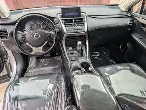 Lexus NX 2017 Silver