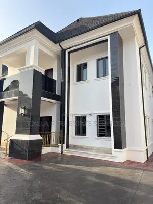 5bdrm Duplex in Karsana for sale