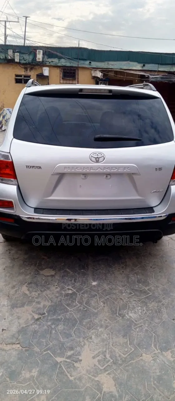 Toyota Highlander 2012 Silver