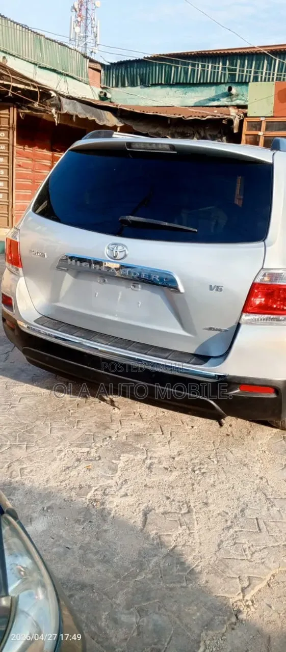 Toyota Highlander 2012 Silver