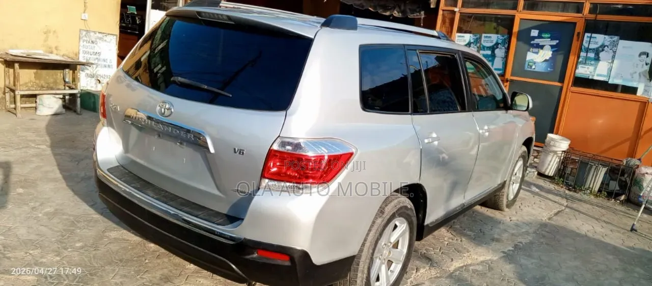 Toyota Highlander 2012 Silver