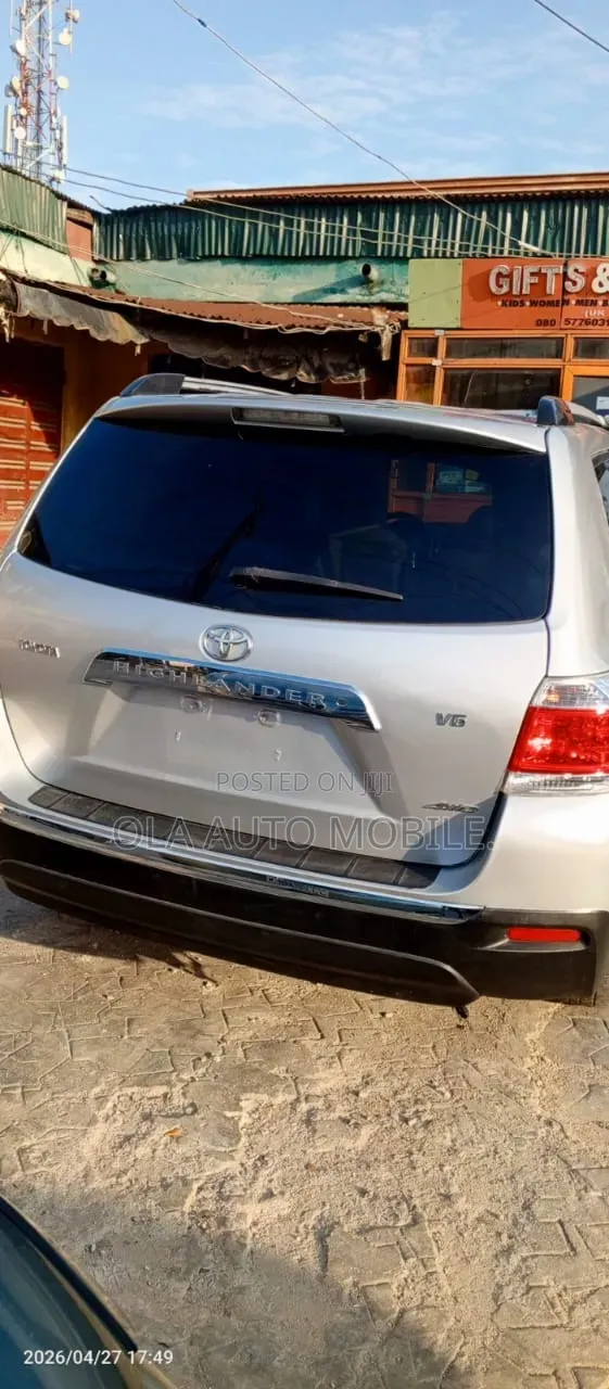 Toyota Highlander 2012 Silver
