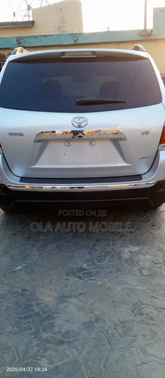 Toyota Highlander 2012 Silver
