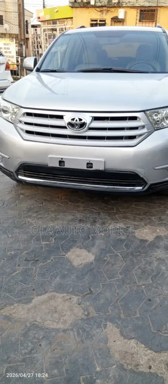 Toyota Highlander 2012 Silver