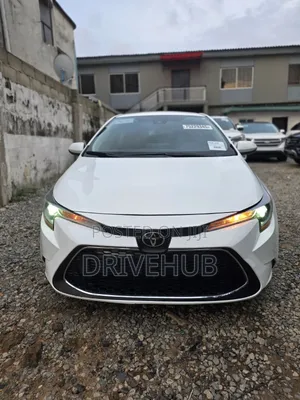 Toyota Corolla LE 2022 White