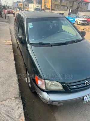 Toyota Sienna 2002 Green