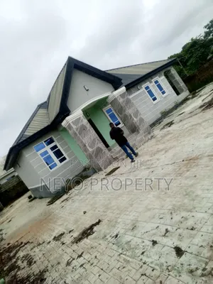 5bdrm Bungalow in Ire 2 Agufoye, Igbogbo for rent