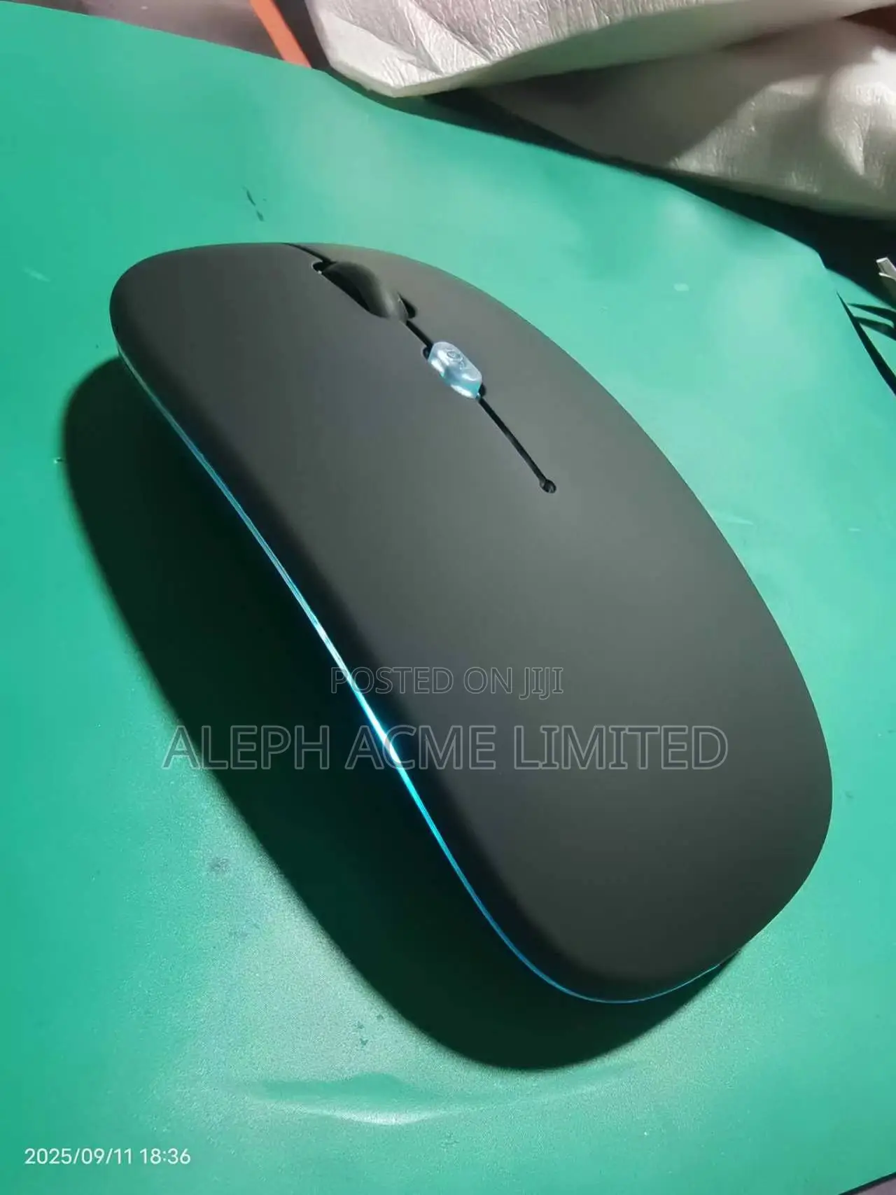 Premium 2.4ghz Rechargeable Wireless Mouse + Free Mousepad