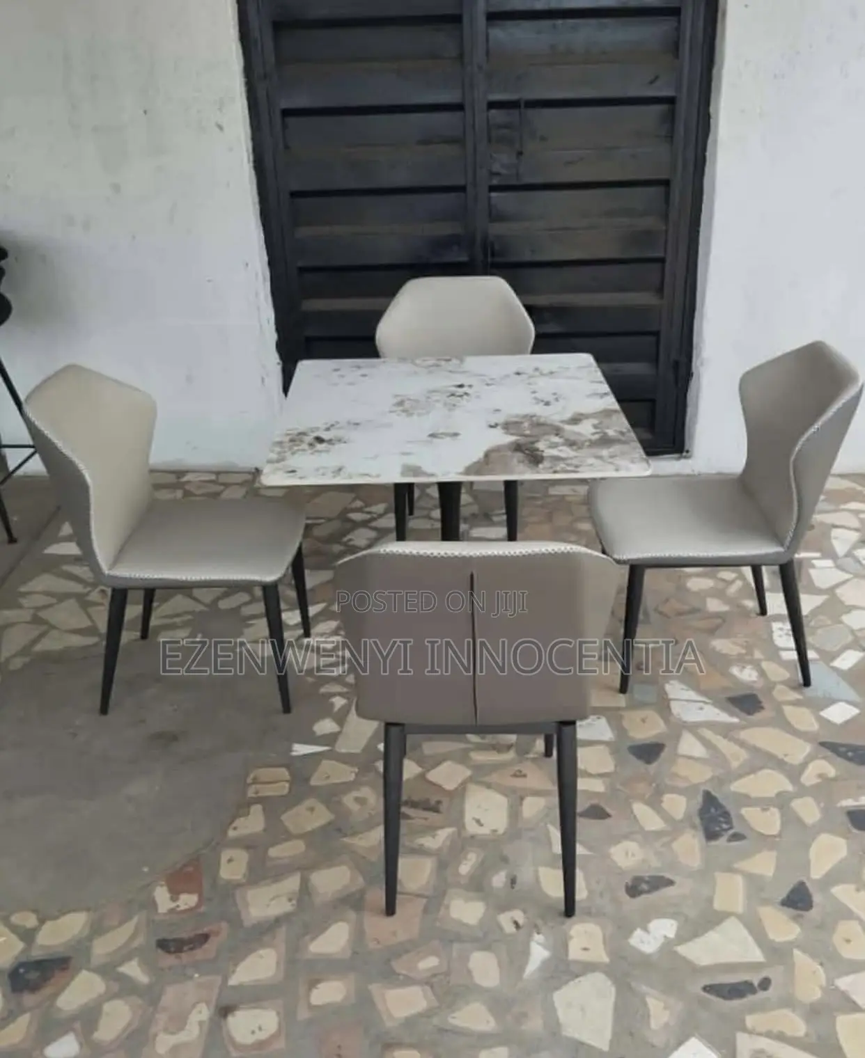 Four Seater Dinning Table