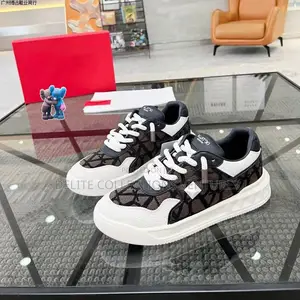 New Valentino Garavani Low-Top Calfskin With One Stud (White) SNKS