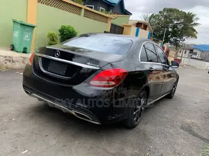 Mercedes-Benz C300 2015 Black