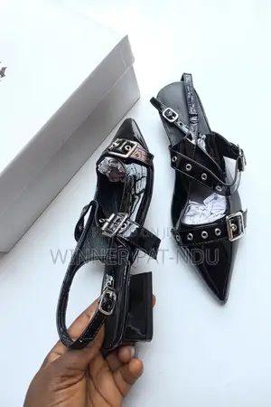 Buckle Pointed-Toe Short Block Heels
