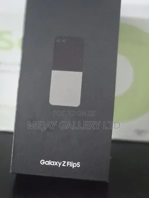 New Samsung Galaxy Z Flip5 256 GB Gold