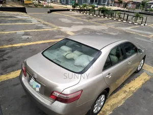 Toyota Camry LE 4dr Sedan (2.4L 4cyl 5A) 2009 Gold