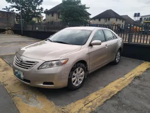 Toyota Camry LE 4dr Sedan (2.4L 4cyl 5A) 2009 Gold
