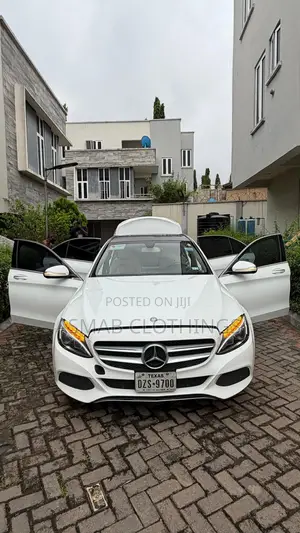 Mercedes-Benz C300 Base AWD 4Matic Sedan (2.0L 4cyl 7A) 2015 White
