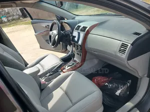 Toyota Corolla 2011 Gray