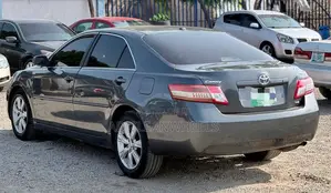 Toyota Camry LE 4dr Sedan (2.5L 4cyl 6A) 2011 Gray
