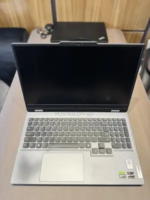 Laptop Lenovo LOQ 15AHP10 16GB AMD Ryzen 7 SSD 512GB