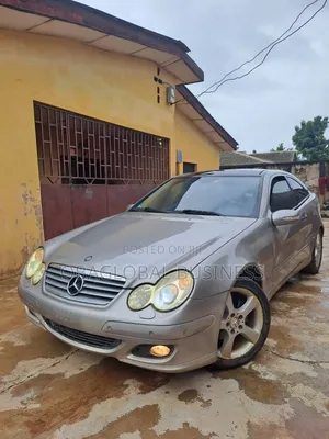 Mercedes-Benz C180 2005 Gold