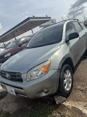 Toyota RAV4 2007 Green