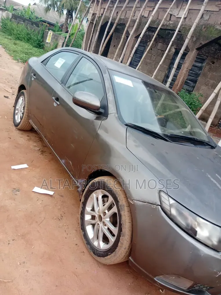 Kia Cerato 2012 Gray