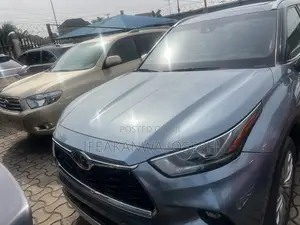 Toyota Highlander Platinum 2021 Blue