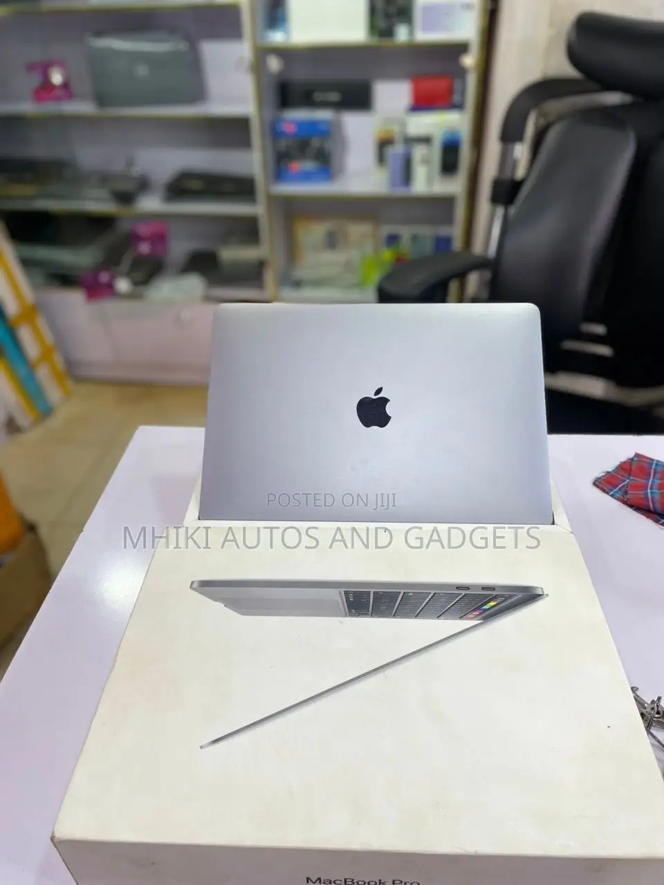 Laptop Apple MacBook Pro 2020 8GB Intel Core i5 SSD 256GB