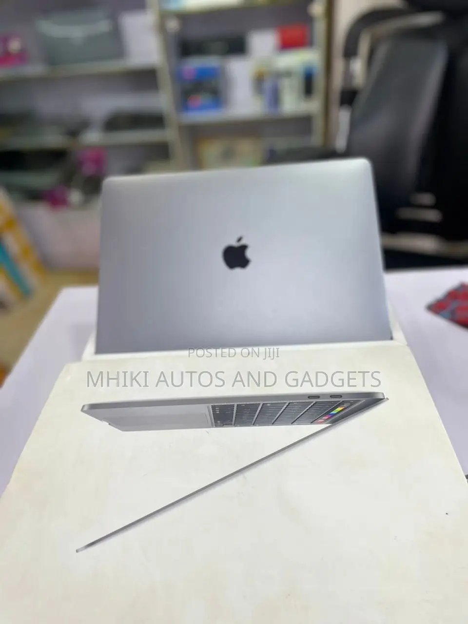 Laptop Apple MacBook Pro 2020 8GB Intel Core i5 SSD 256GB
