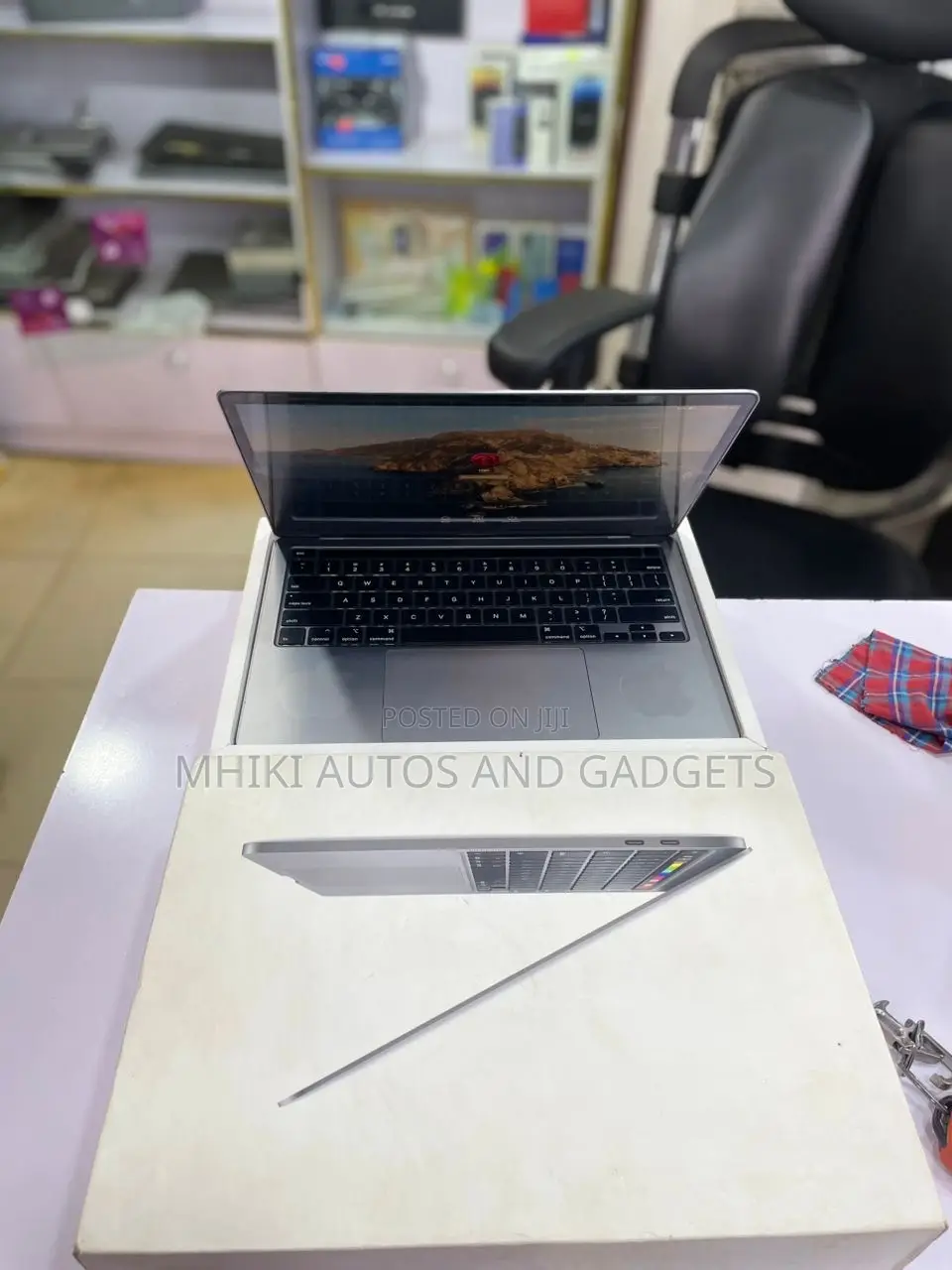 Laptop Apple MacBook Pro 2020 8GB Intel Core i5 SSD 256GB