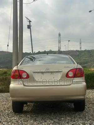 Toyota Corolla 2005 Gold