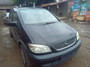 Opel Vivaro 2002 Black