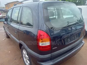 Opel Vivaro 2002 Black