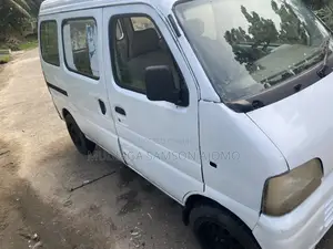 Suzuki Every Wagon 2002 White