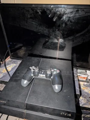 Hacked Ps4 Fat + 26 Inch Royal Tv