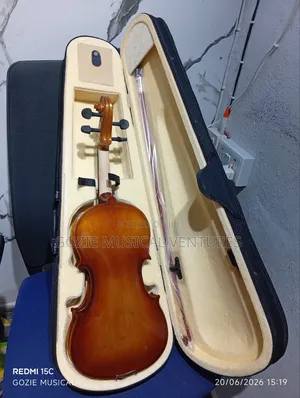 Creed Audio Violin 4/4 With Case.