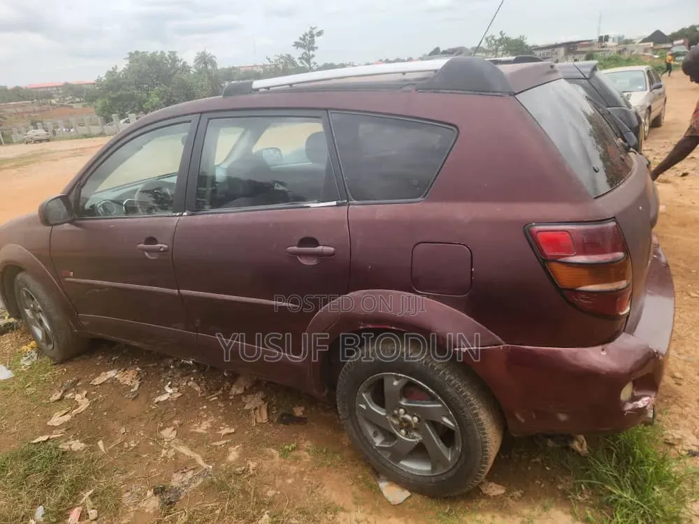 Pontiac Vibe Automatic 2004 Maroon