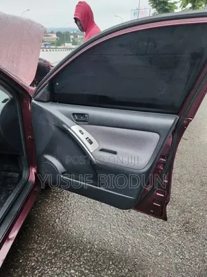 Pontiac Vibe Automatic 2004 Maroon